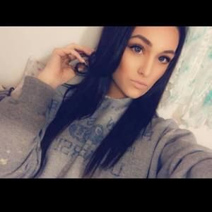 Meet your Posher, Cassandra